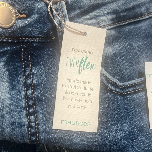 Maurices Women’s Bootcut Jeans in Blue👖 - Picture 3 of 5